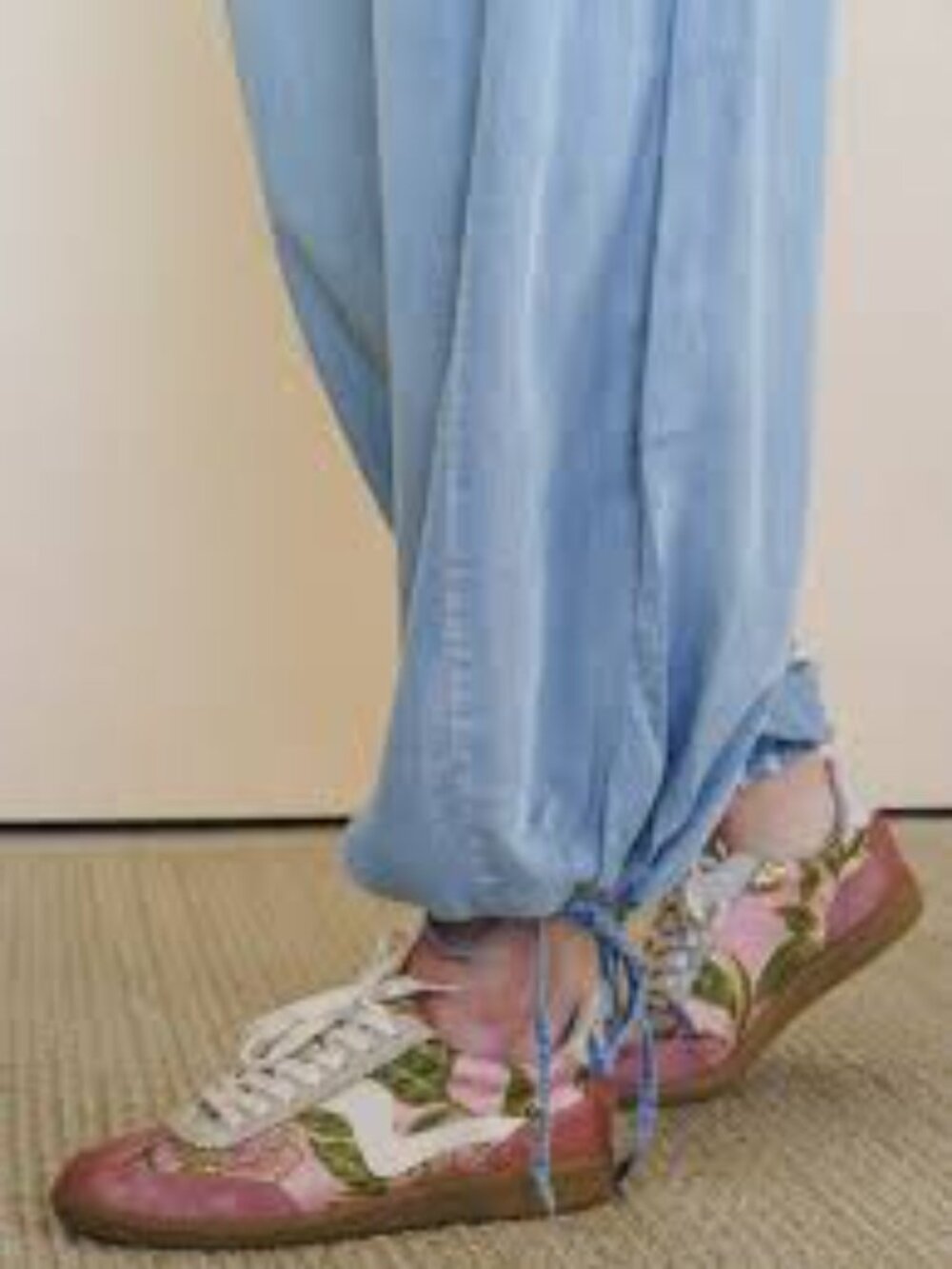 Three Bird Nest Pocket Full of Flowers Pants, Small, NWT - Picture 2 of 11